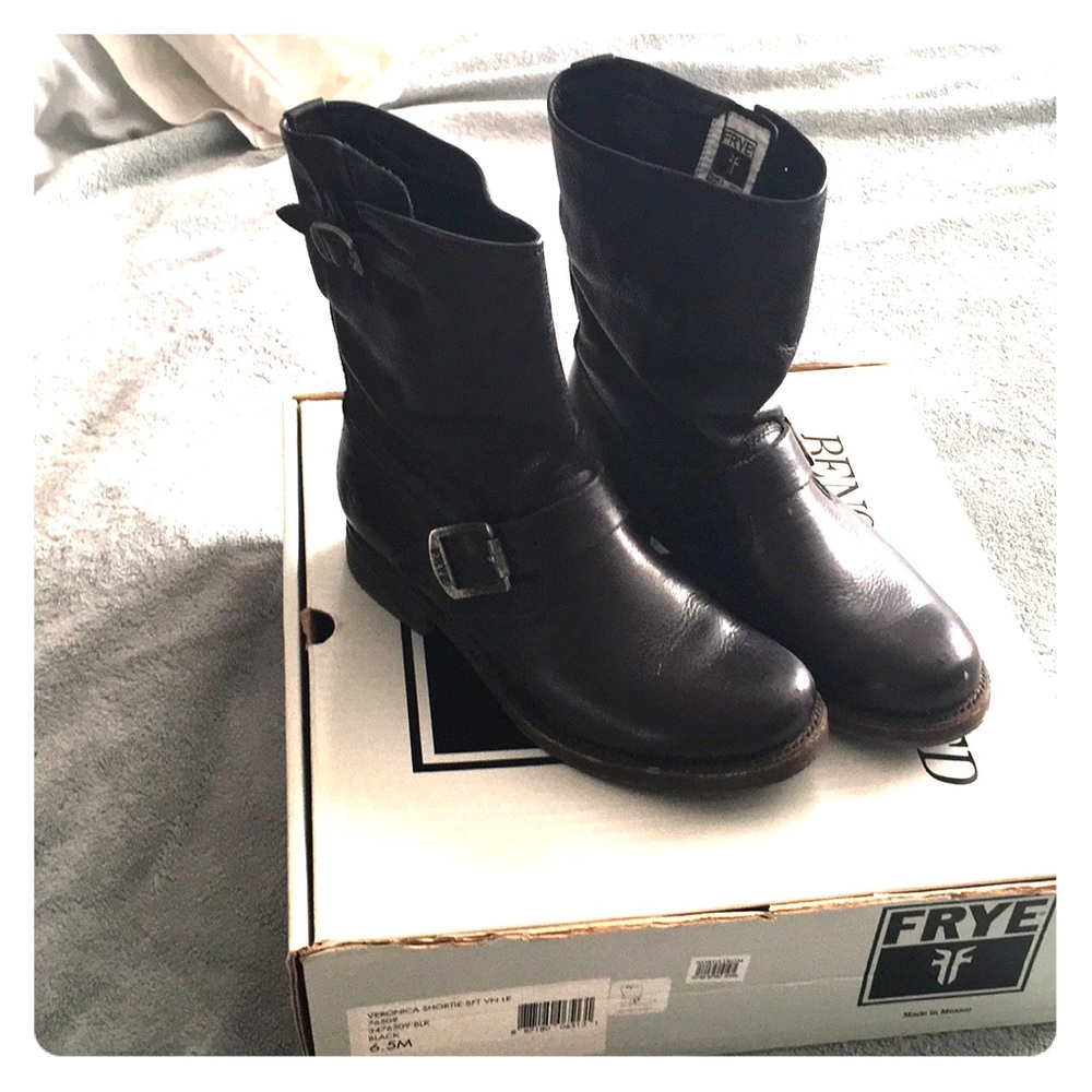 Frye Veronica shortie